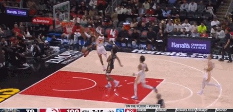 九游-秀一个！麦戈文斯抢断反击一条龙折叠暴扣